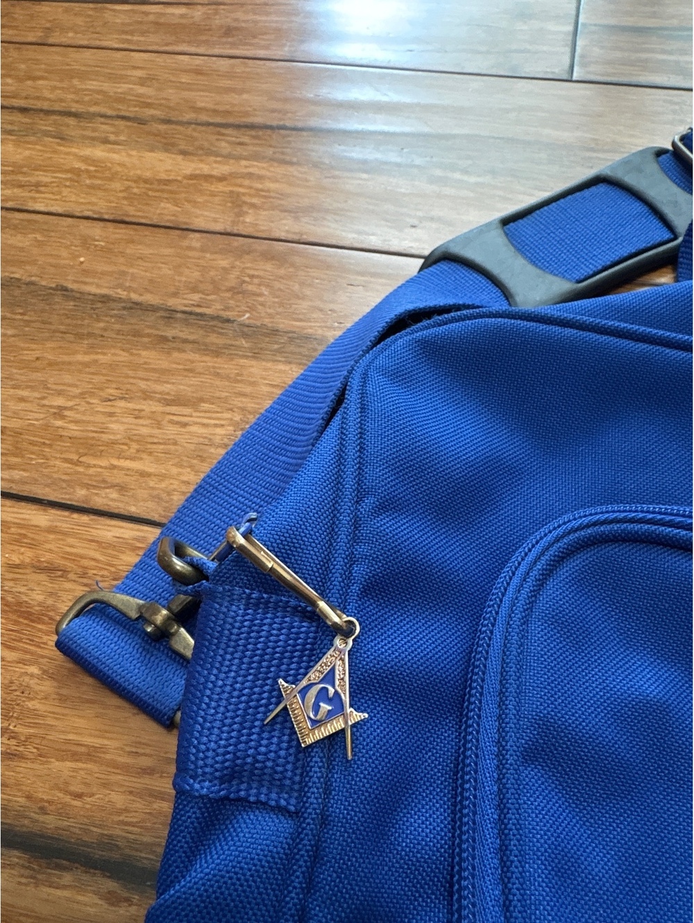 Freemason Blue Masonic Conference Briefcase Computer Bag with Emblem and Pins - Picture 4 of 9